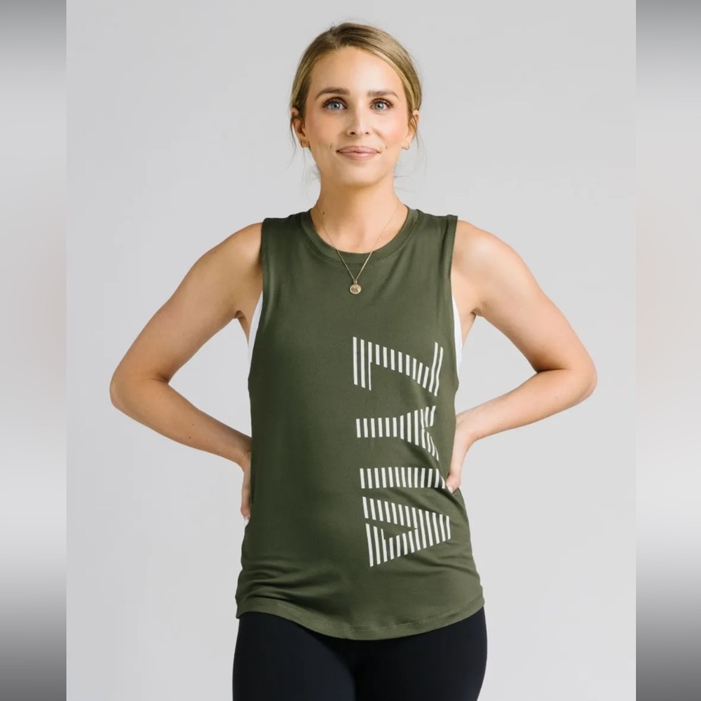 Zyia Olive Plush Muscle Tank sz M - Picture 2 of 7